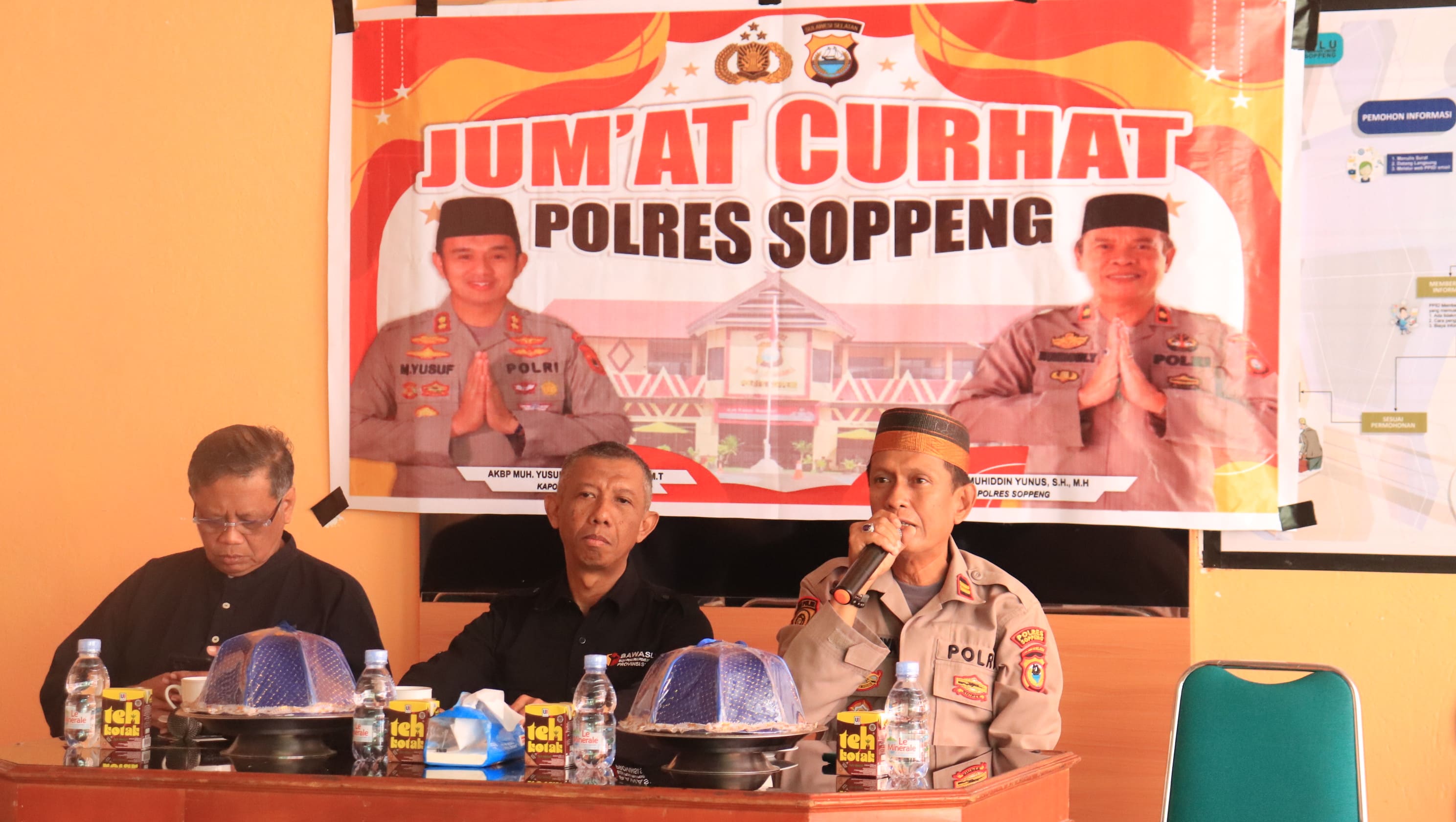Jalin Keakraban dalam Jum’at Curhat, Bawaslu Soppeng Terima Kunjungan Polsek Lalabata.