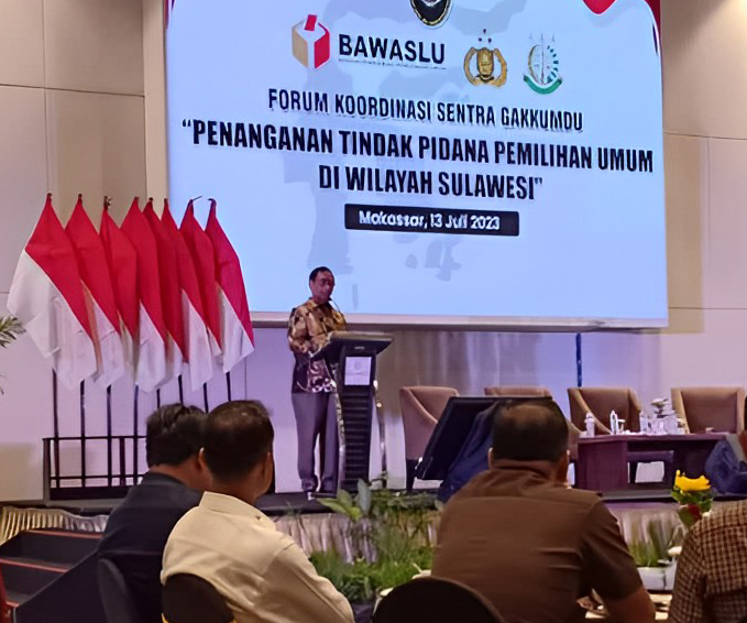 Menko Polhukam Sampaikan Kembangkan Pengawasan Partisipasi Masyarakat untuk Cegah Pelanggaran Pemilu.