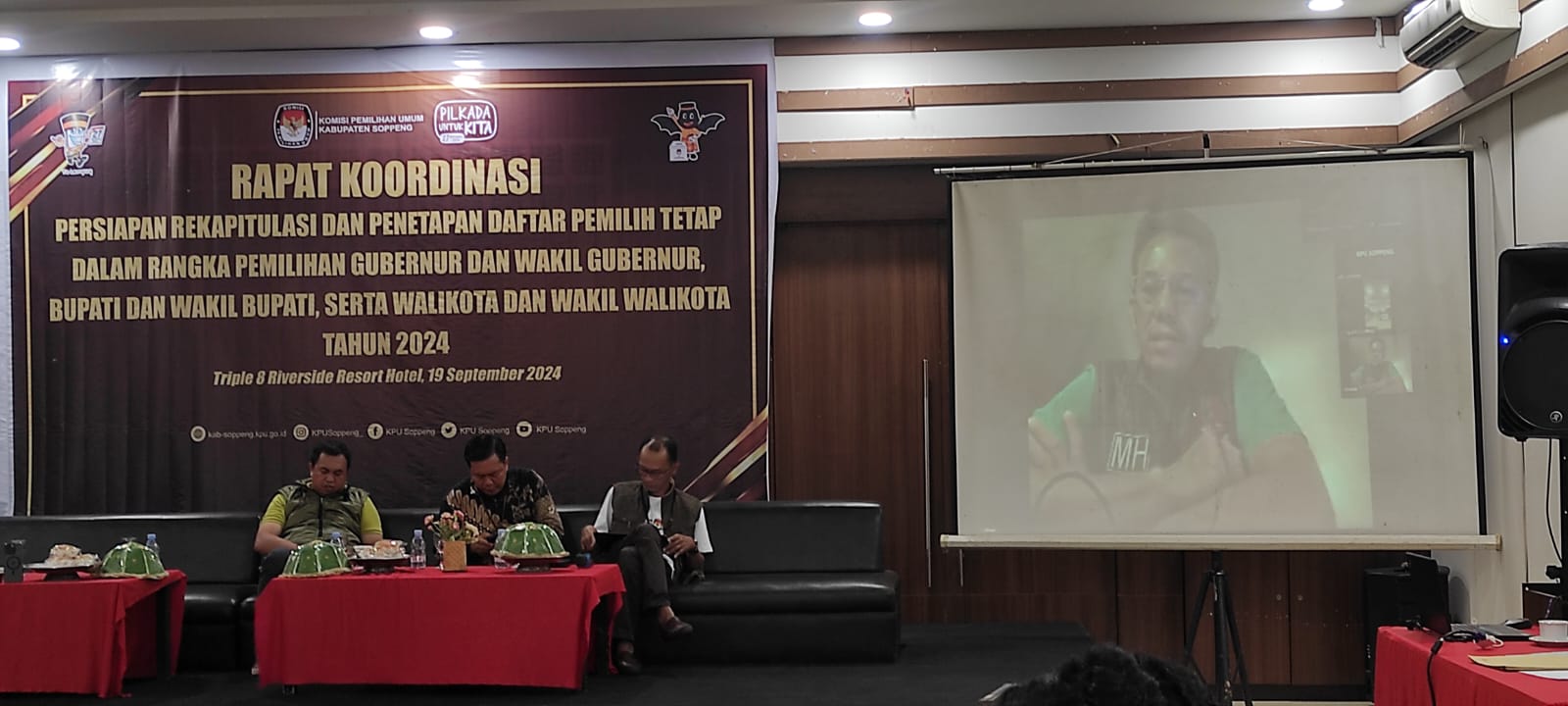 Bawaslu Soppeng Mengawasi dan Ajak KPU Soppeng menjadi Pionir Data Pemilih Berkualitas di Indonesia