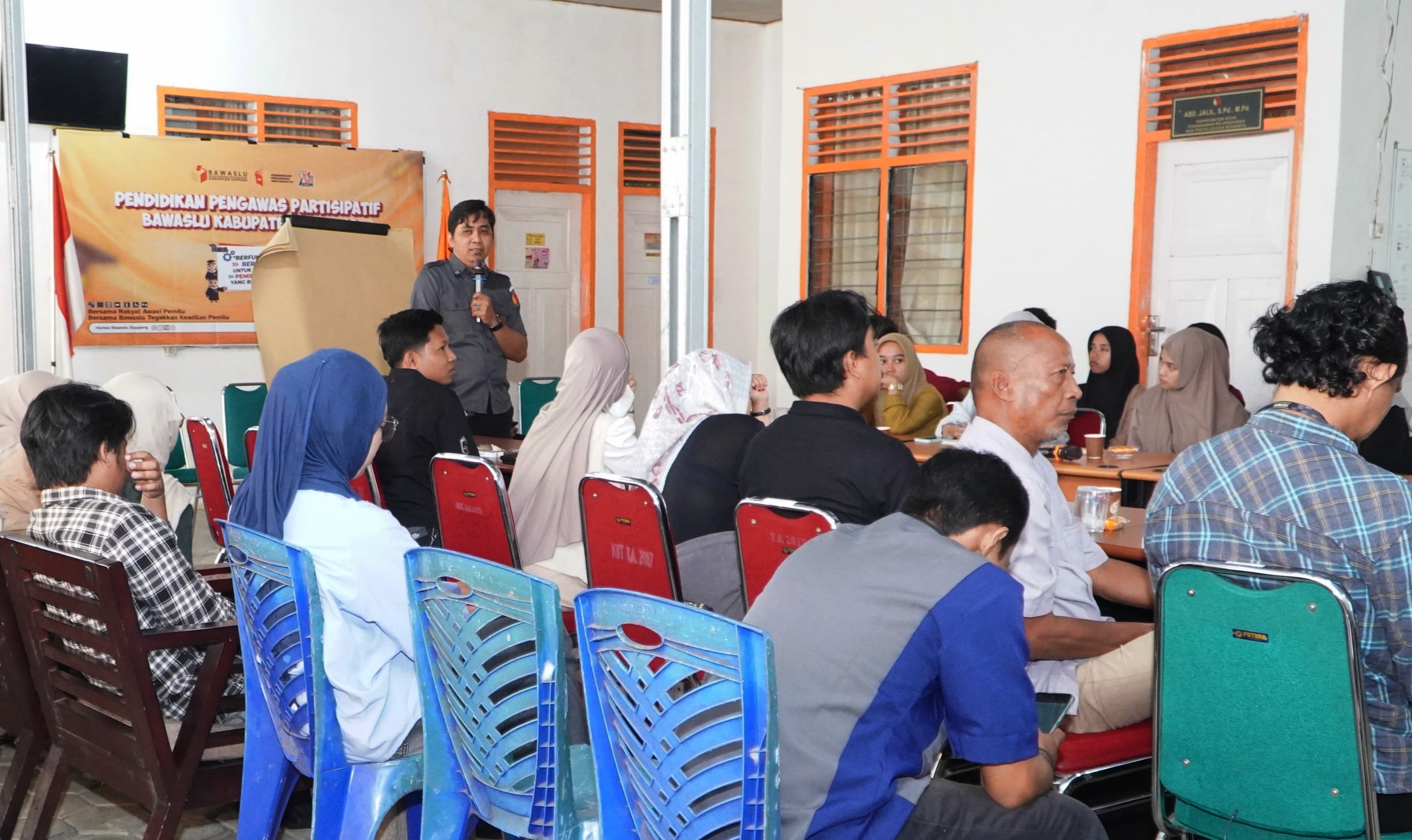 Abd.Jalil Mengedukasi Pentingnya Demokrasi dan Deteksi Dini Pelanggaran Pemilu