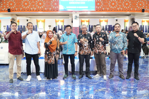 Ketua Bawaslu bersama Tokoh Akademisi FISIP Universitas Muhammadiah Makassar