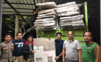 Logistik Perlengkapan Pemilu Tiba, Bawaslu Soppeng Siaga Awasi
