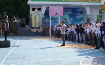 Bangun Demokrasi dari Sekolah: Peran Pelajar sebagai Agen Pengawasan Partisipatif